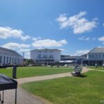 Kurplatz Norderney – Ihr Entspannungsziel Kurplatz auf Norderney mit den Arkaden des Conversationshauses