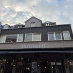 Friedrich Norderney: Café-Restaurant nach Brasserie-Vorbild Friedrich Norderney – Fassade in der Friedrichstraße 18