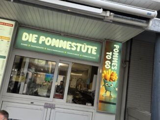 Die Pommestüte Norderney – Imbiss-Schaufenster in der Poststraße